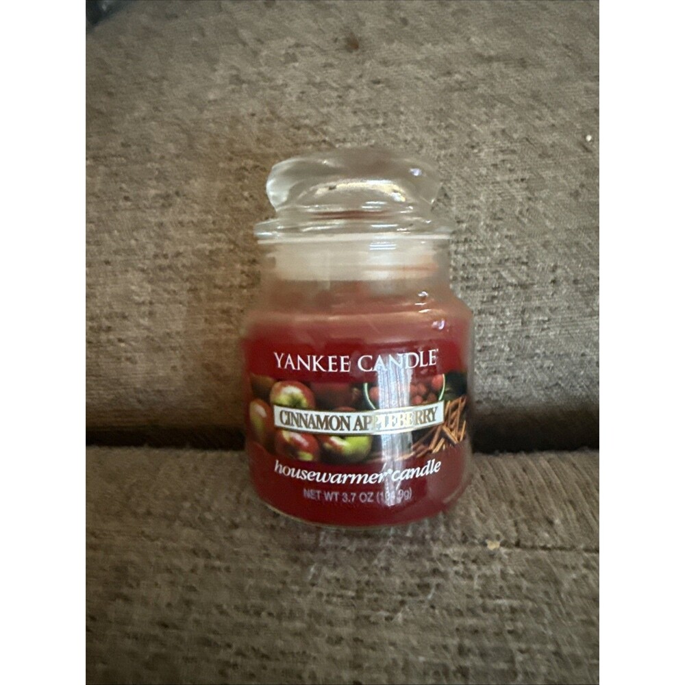 Yankee Candle CINNAMON APPLEBERRY scent,  Medium jar 3.7 oz., white label, new